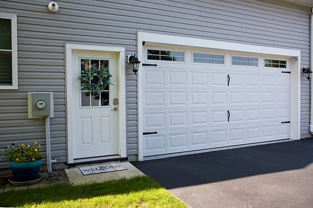 24/7 Emergency Garage Door Panel Replacement experts in Pike County County, MO